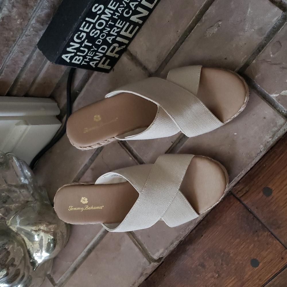 NWOT Bone White Tommy Bahama Suzette Wedge Sandals Size 9